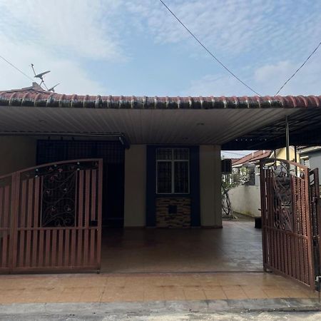 Aqil Homestay Lunas Kulim Luaran gambar